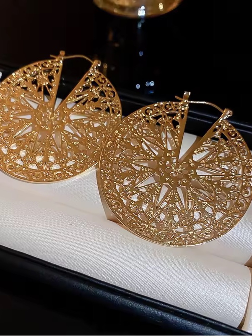 Designers Originals 18K Golf Plate high end Gold Filigree Sunburst Hoop Earrings